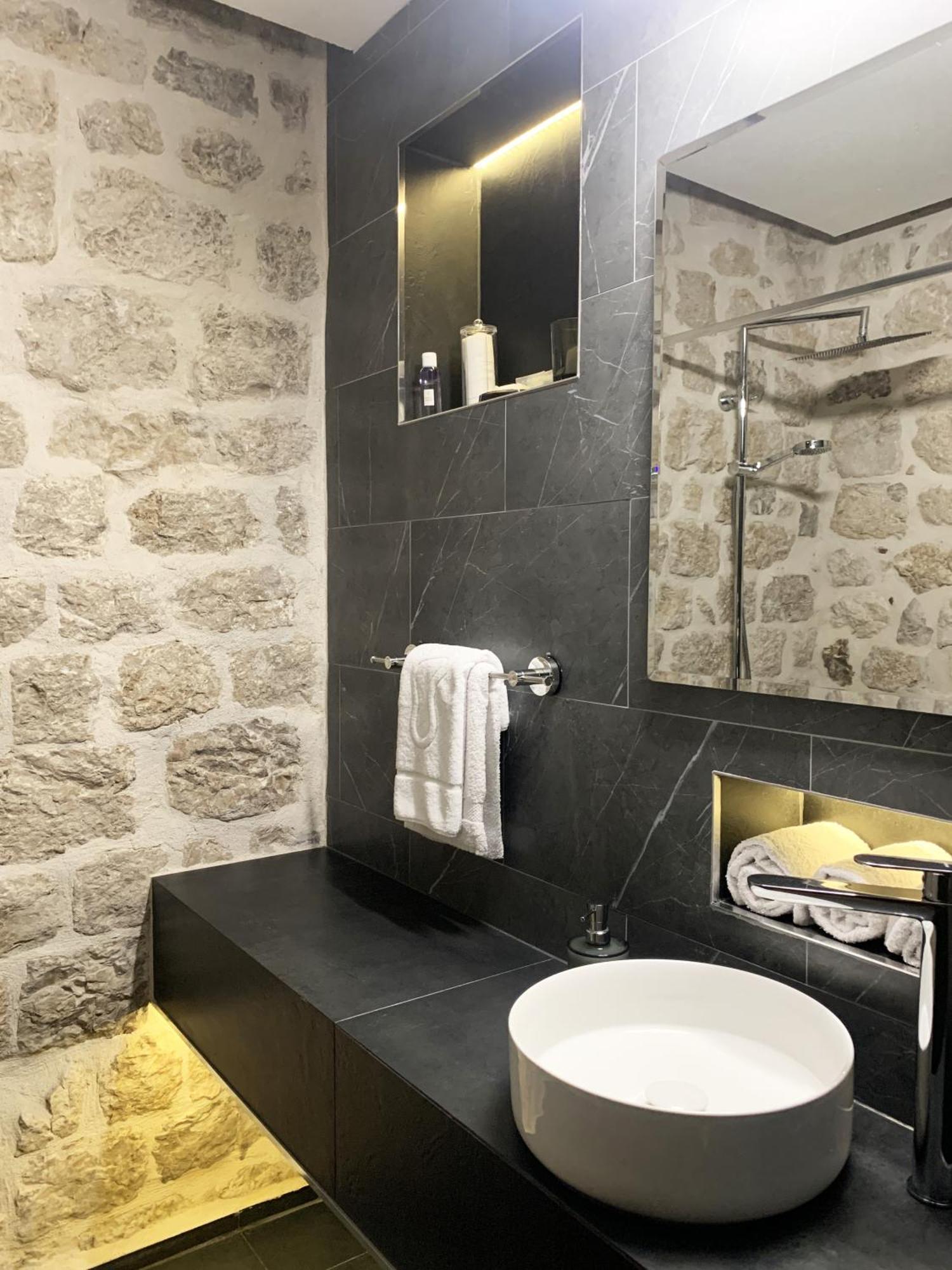Kazin Supreme Hotel Kotor Kültér fotó